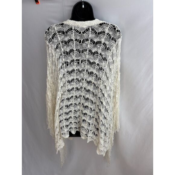 Steve Madden Crochet Fringe Poncho Cream One Size Coastal Bohemian Boho Beachy - Picture 6 of 10